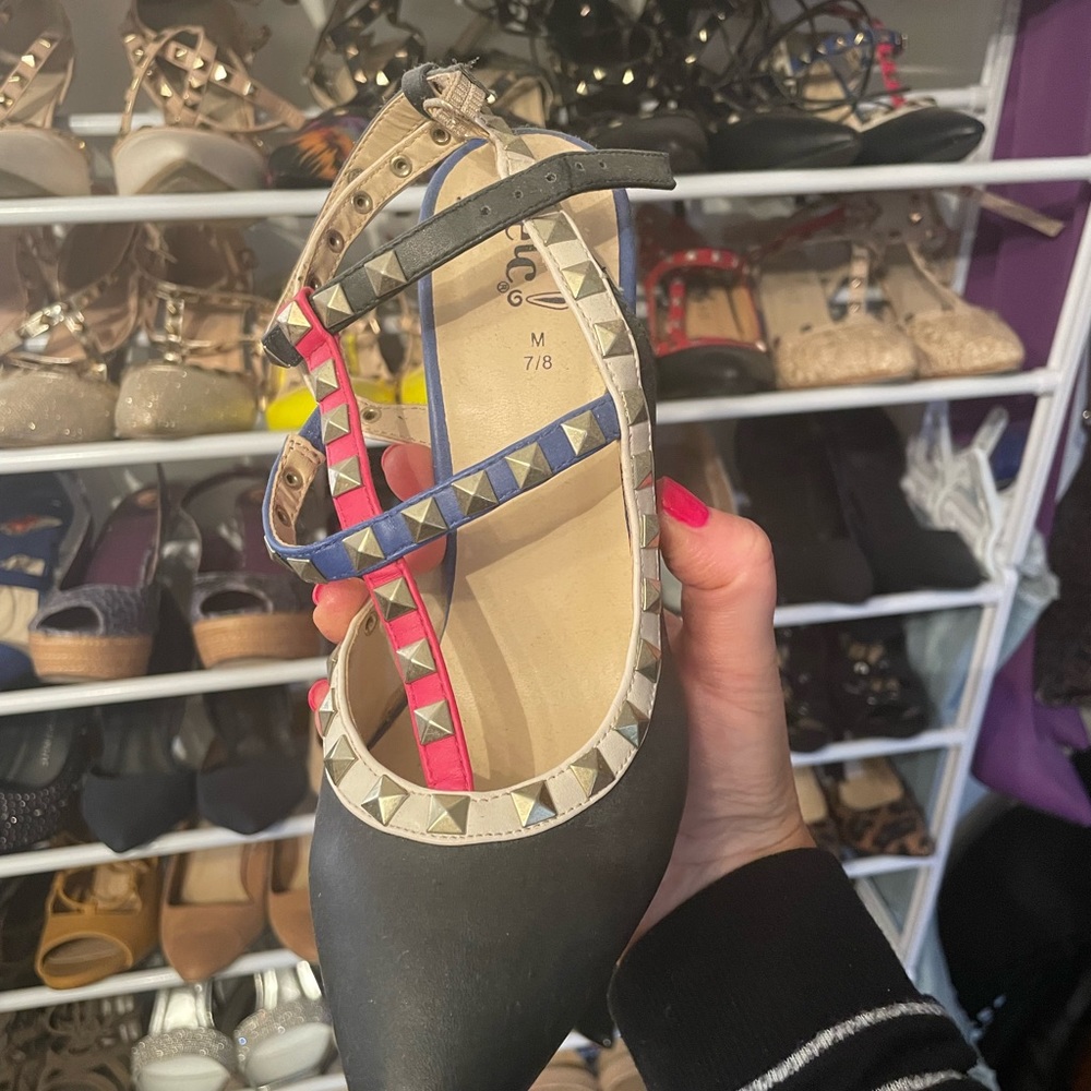 Heels - Picture 2 of 3